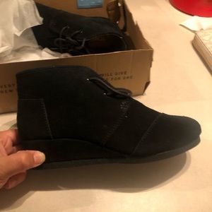 Toms Desert Wedge Black Suede